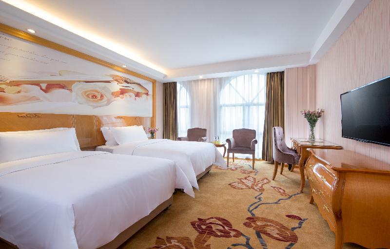 Vienna Hotel Banxuegang Road Shenzhen Bagian luar foto