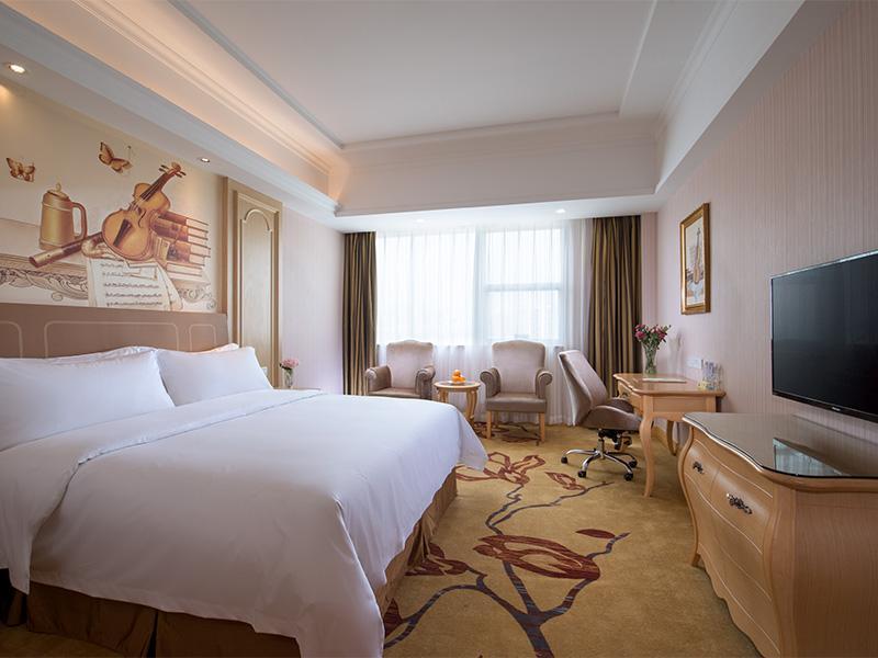 Vienna Hotel Banxuegang Road Shenzhen Bagian luar foto